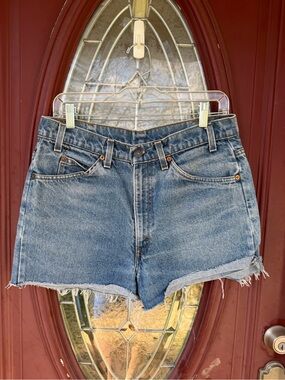 Levi Shorts Orange Tag